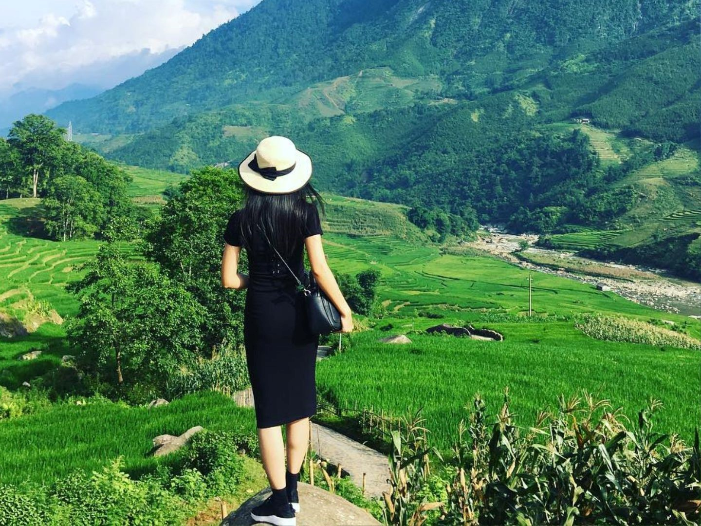 Early morning light will enhance natural hues and reduce harsh shadows, perfect for both wide and macro compositions